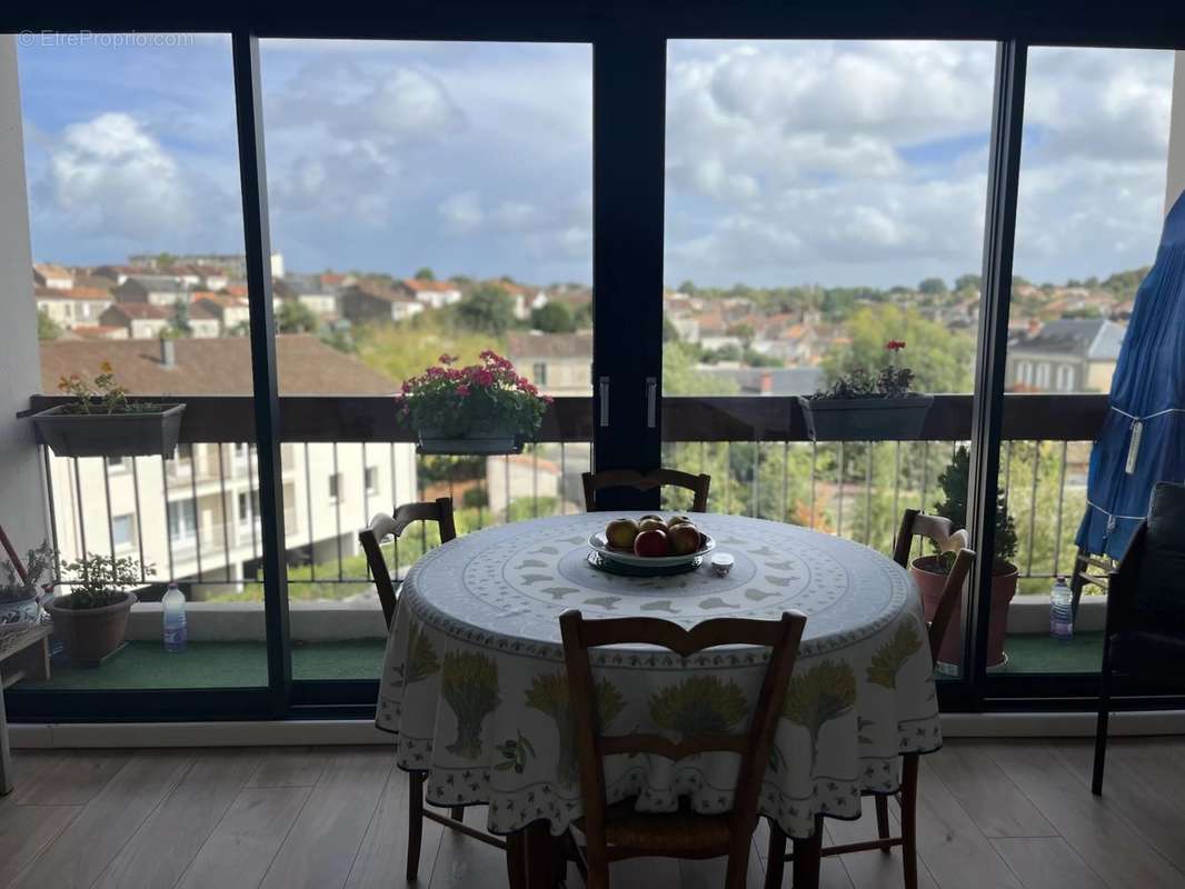 Appartement à SAINTES