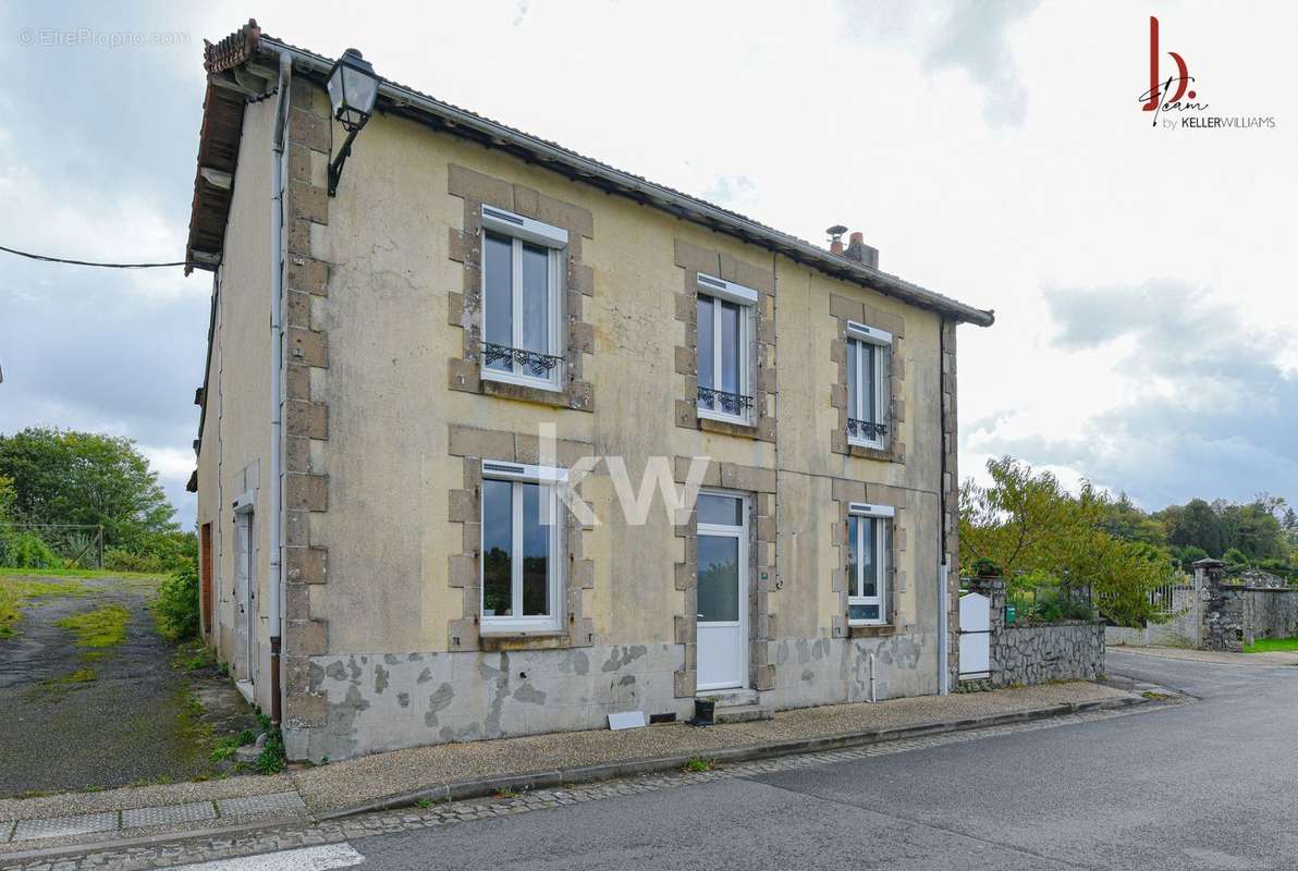 Maison à LA ROCHE-L&#039;ABEILLE