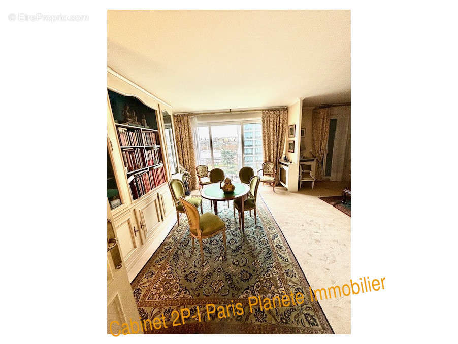 Appartement à PARIS-15E