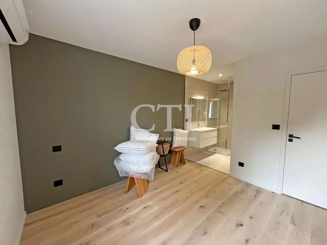 Appartement à VAISON-LA-ROMAINE