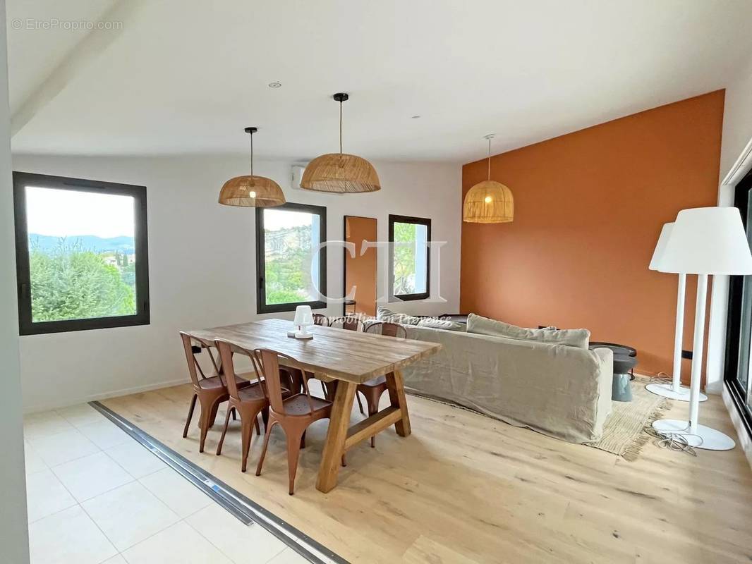 Appartement à VAISON-LA-ROMAINE