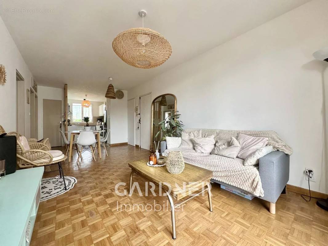 Appartement à MARSEILLE-11E