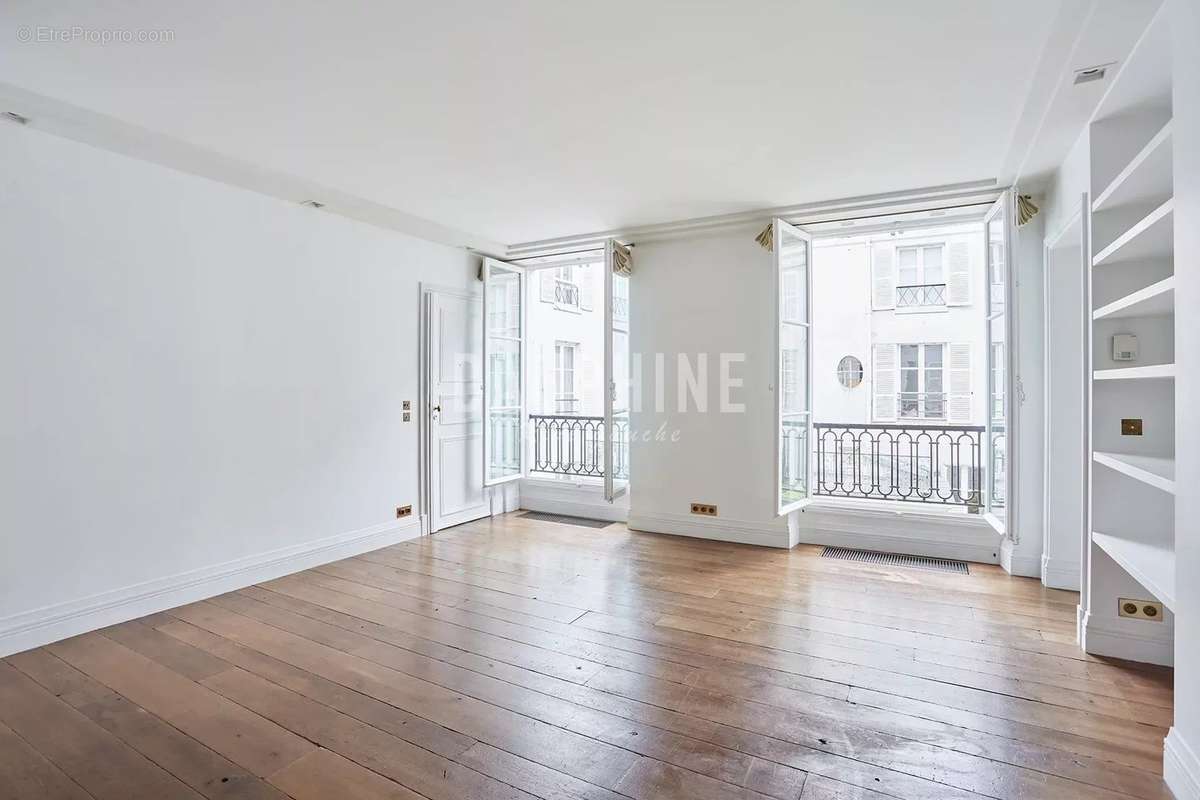 Appartement à PARIS-7E