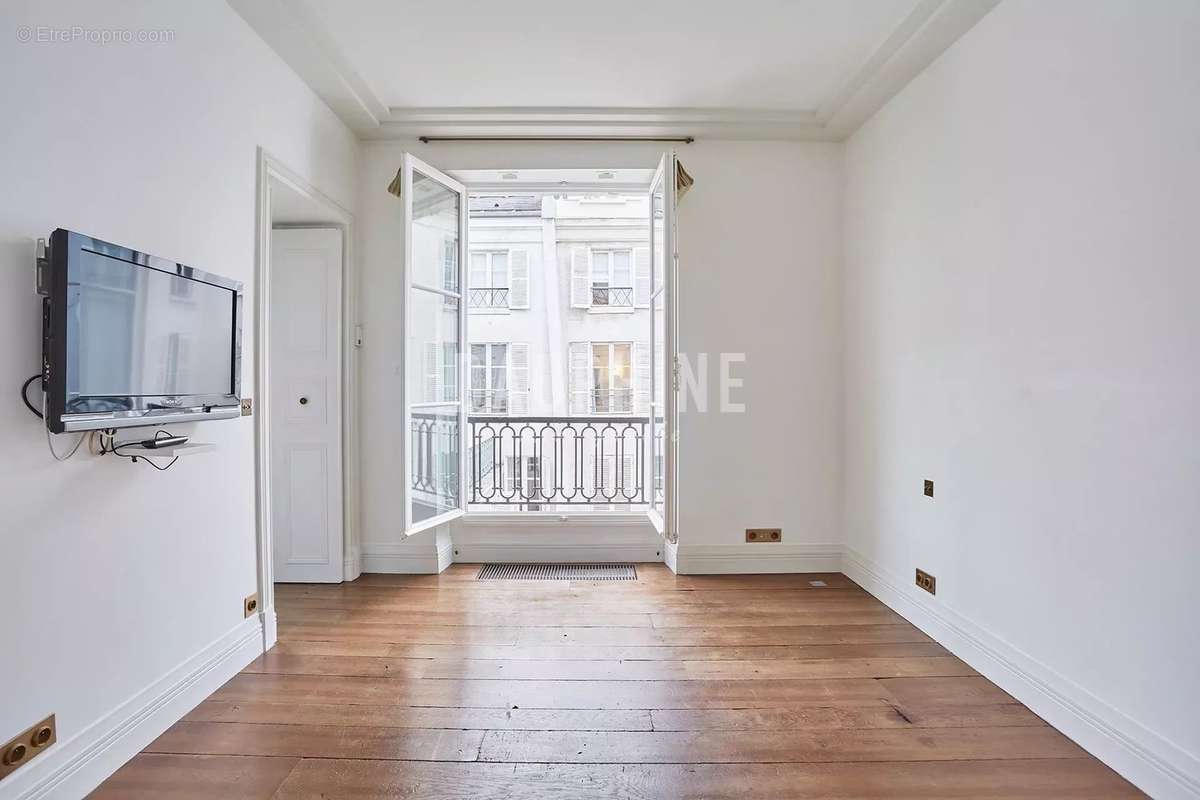 Appartement à PARIS-7E