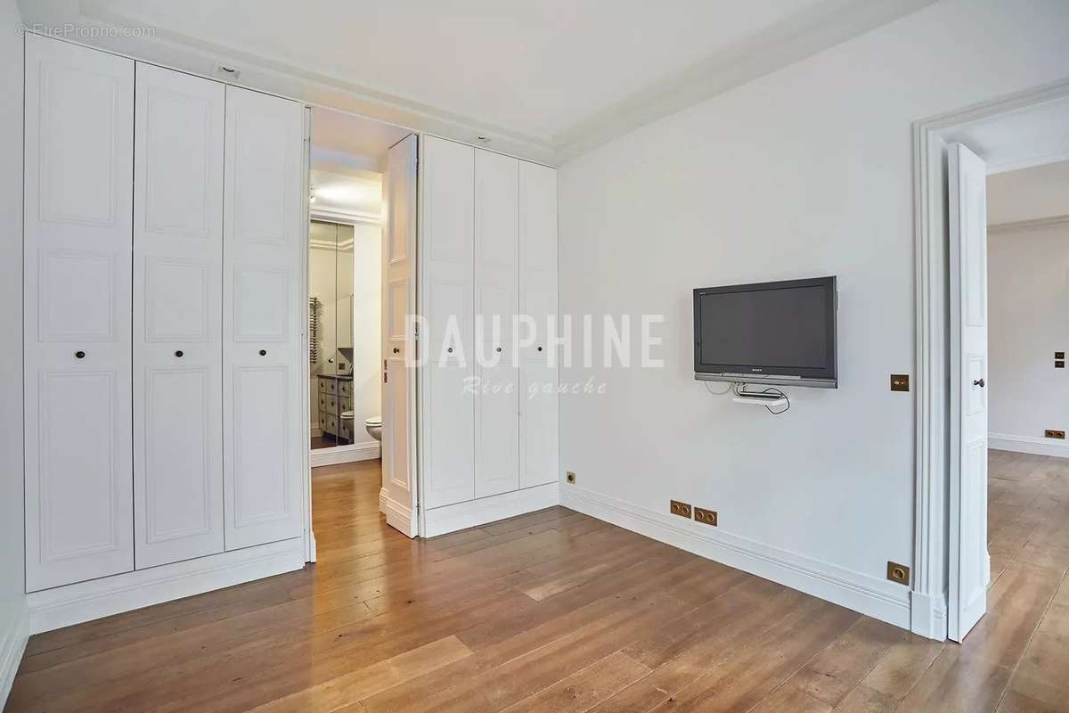 Appartement à PARIS-7E