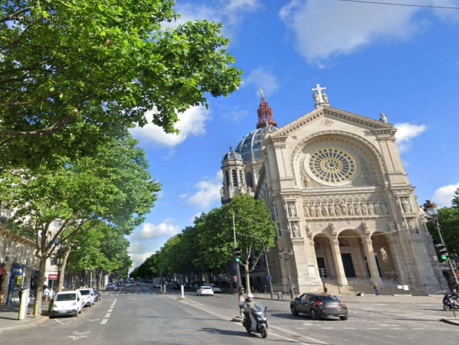 Appartement à PARIS-8E