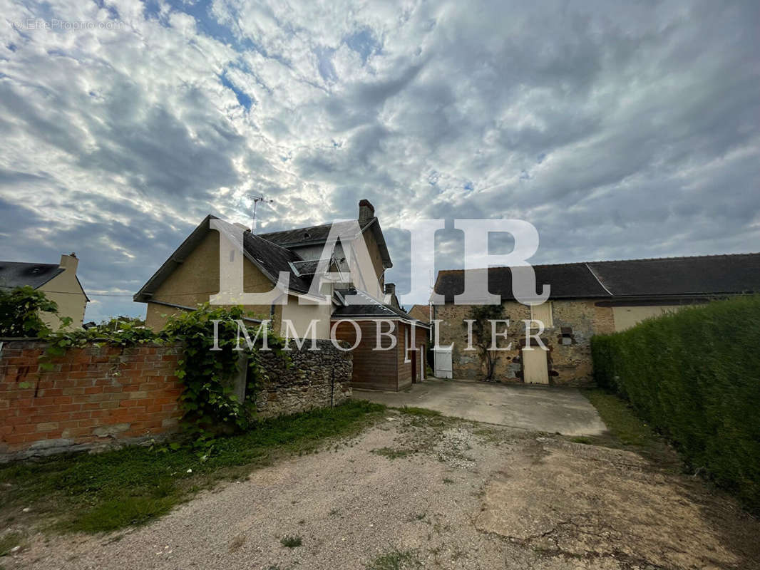 Maison à FRESNAY-SUR-SARTHE