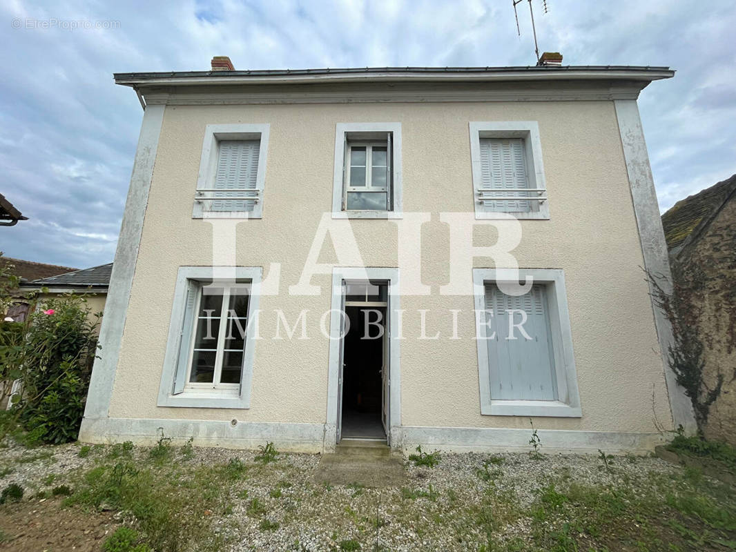 Maison à FRESNAY-SUR-SARTHE