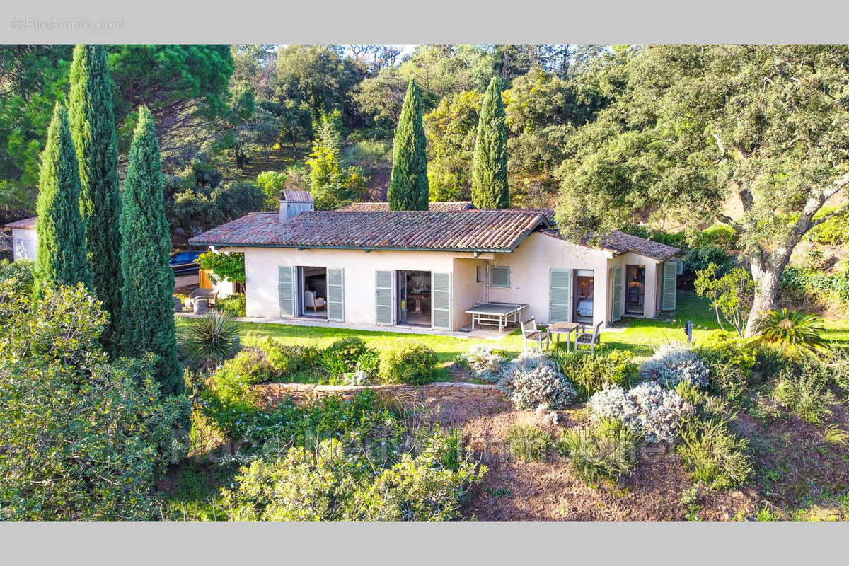 Maison à LA GARDE-FREINET