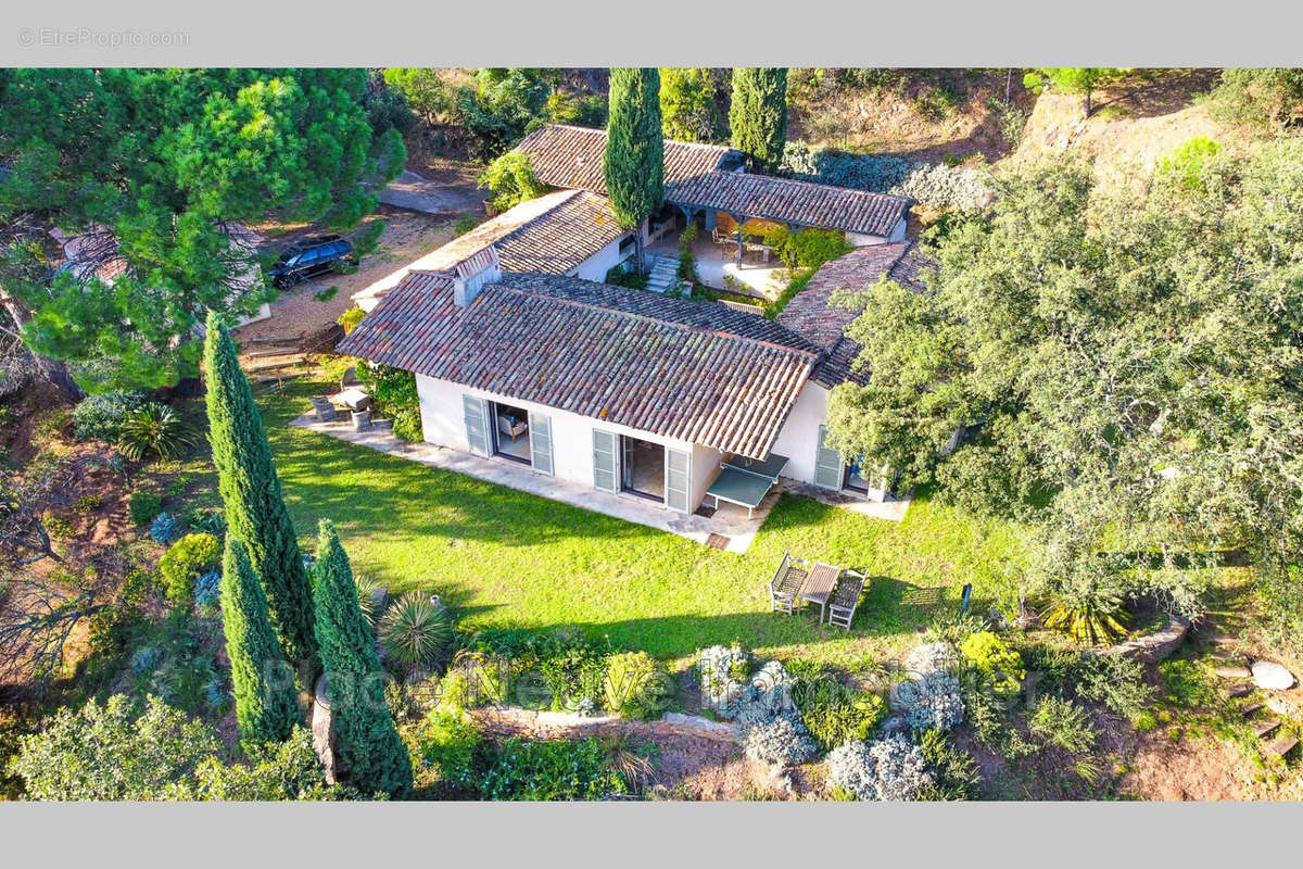 Maison à LA GARDE-FREINET