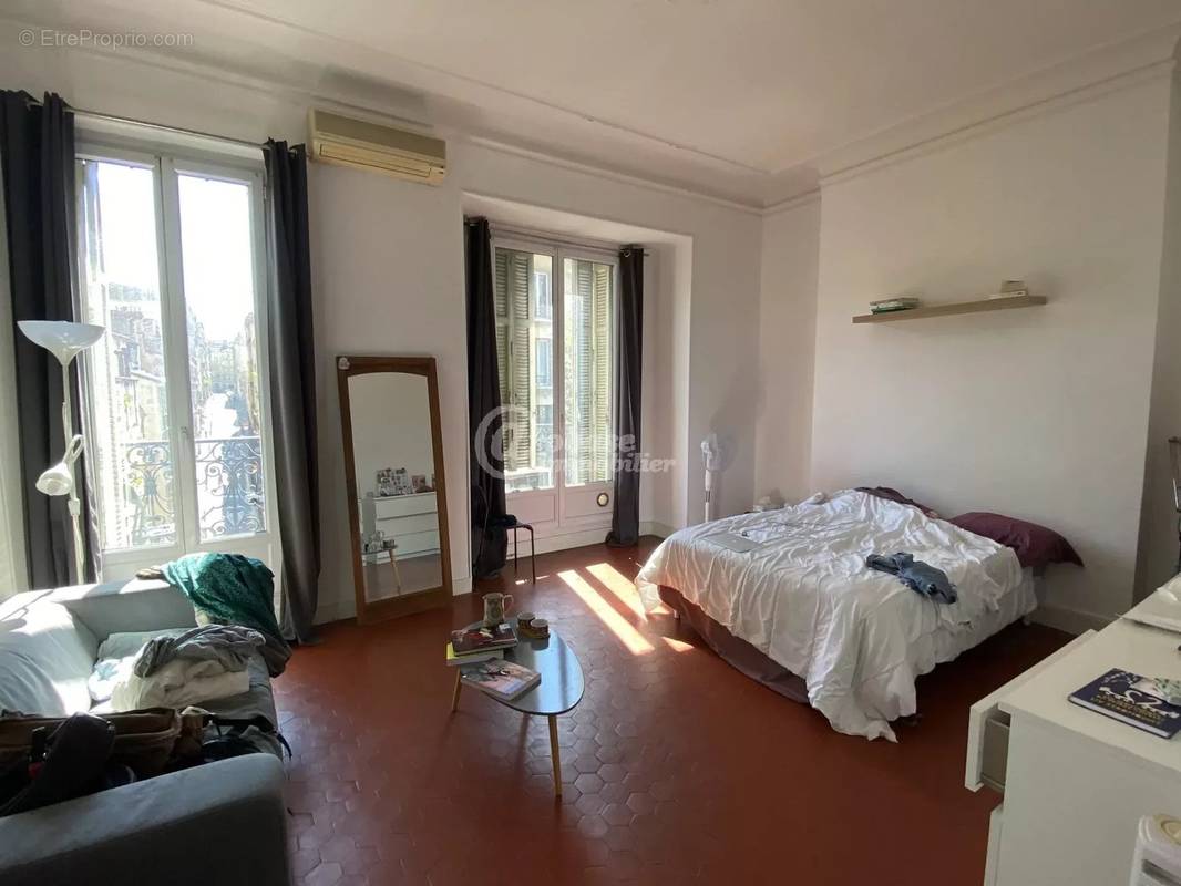 Appartement à MARSEILLE-1E