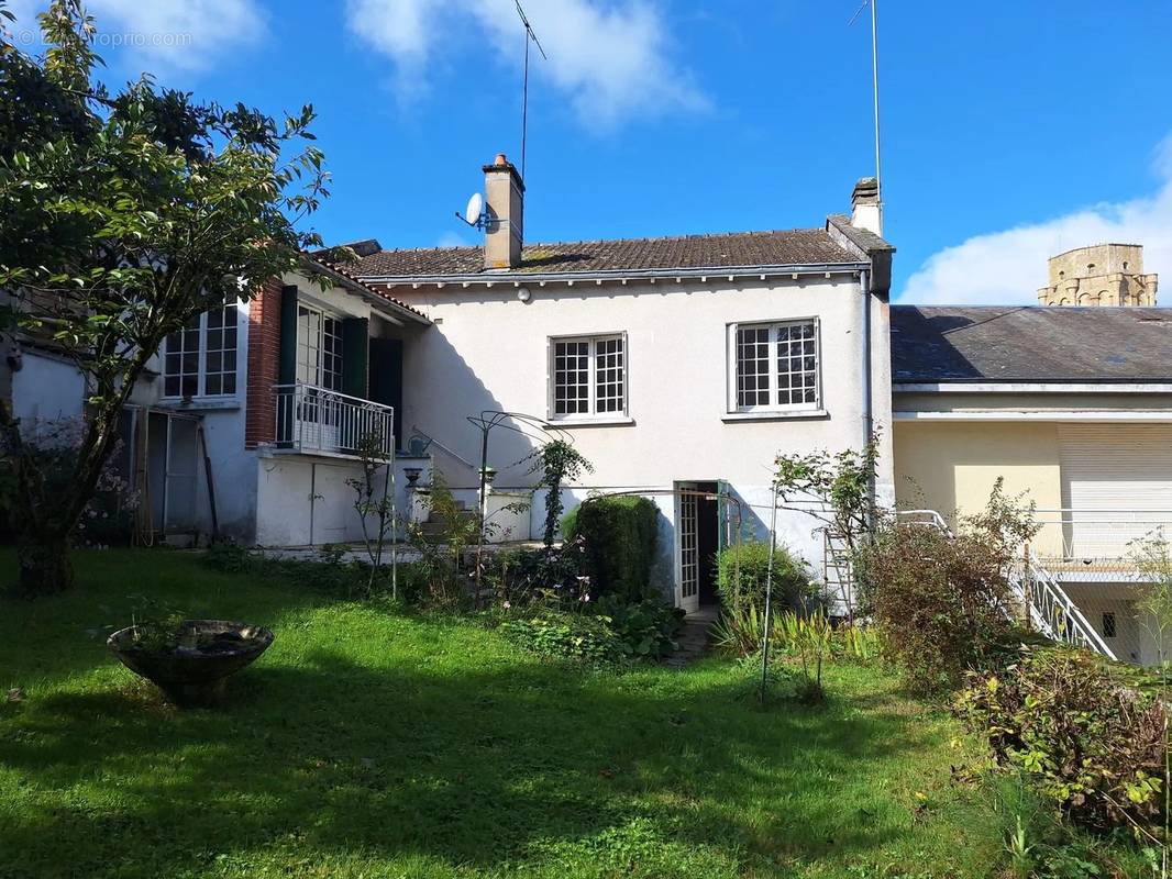 Maison à CHARROUX