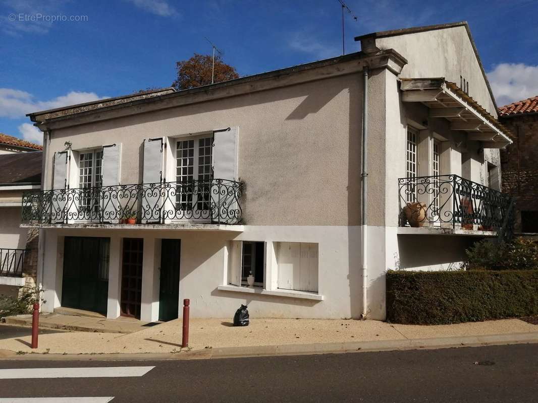 Maison à CHARROUX