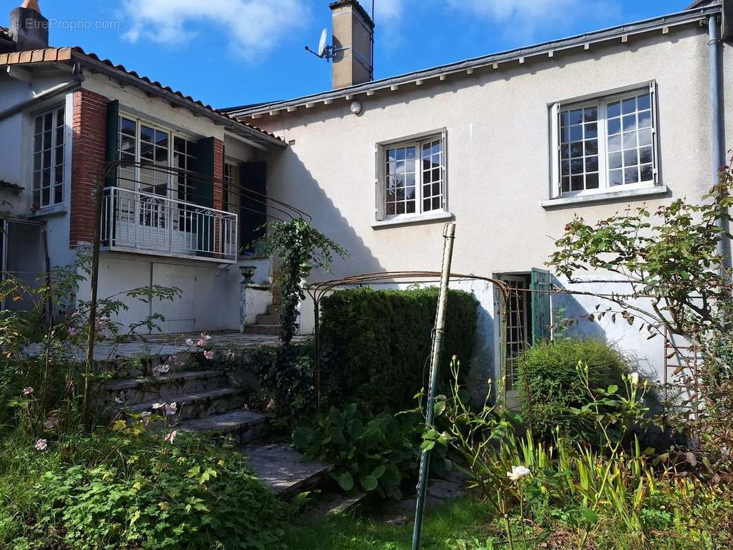 Maison à CHARROUX