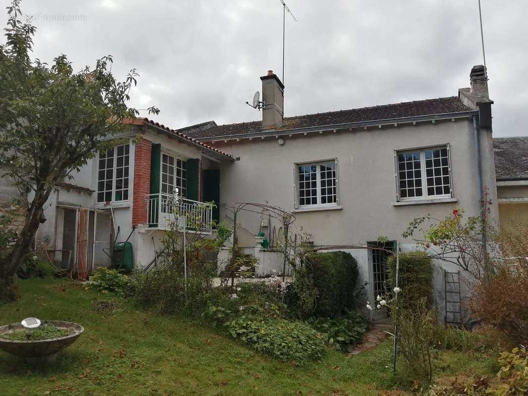 Maison à CHARROUX