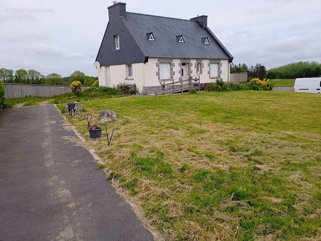 Maison à PLOUGONVEN