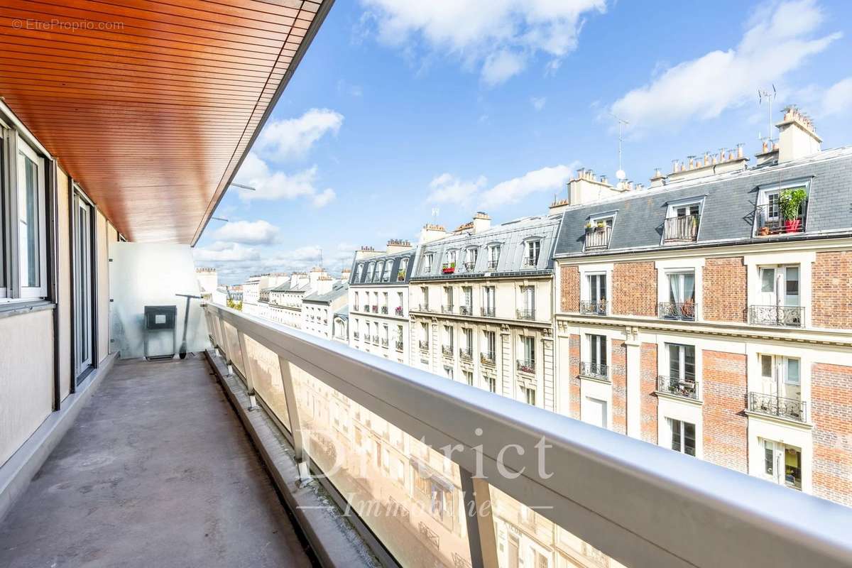 Appartement à PARIS-18E