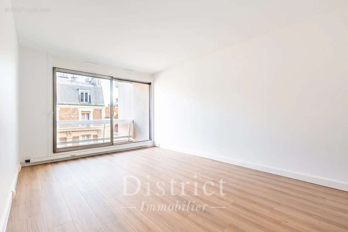 Appartement à PARIS-18E