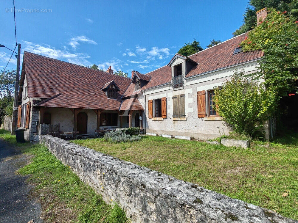 Maison à CANDE-SUR-BEUVRON