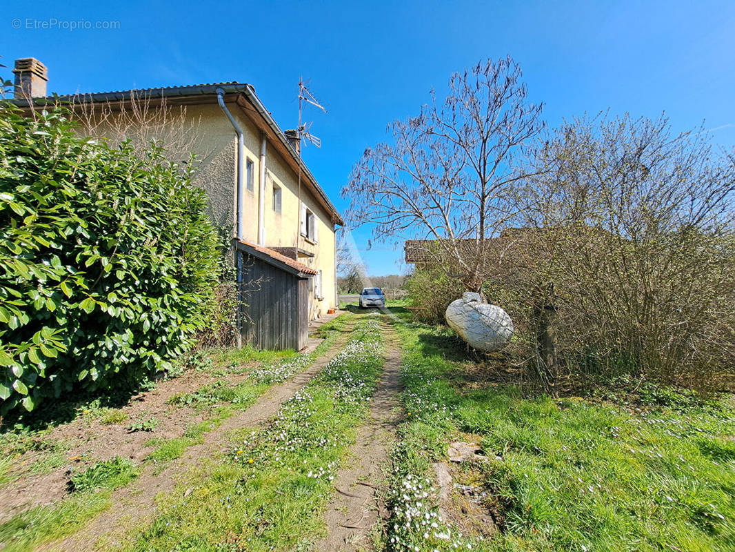 Maison à VILLENEUVE-DE-MARSAN