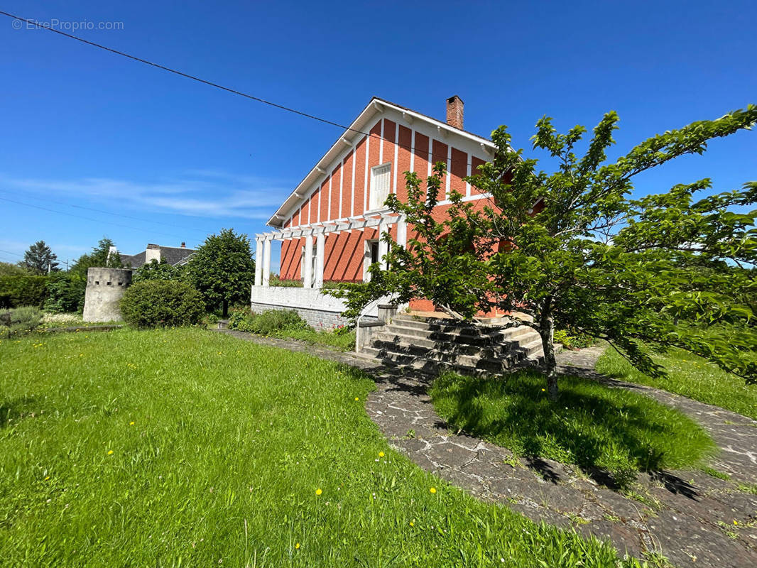 Maison à BUSSIERE-GALANT