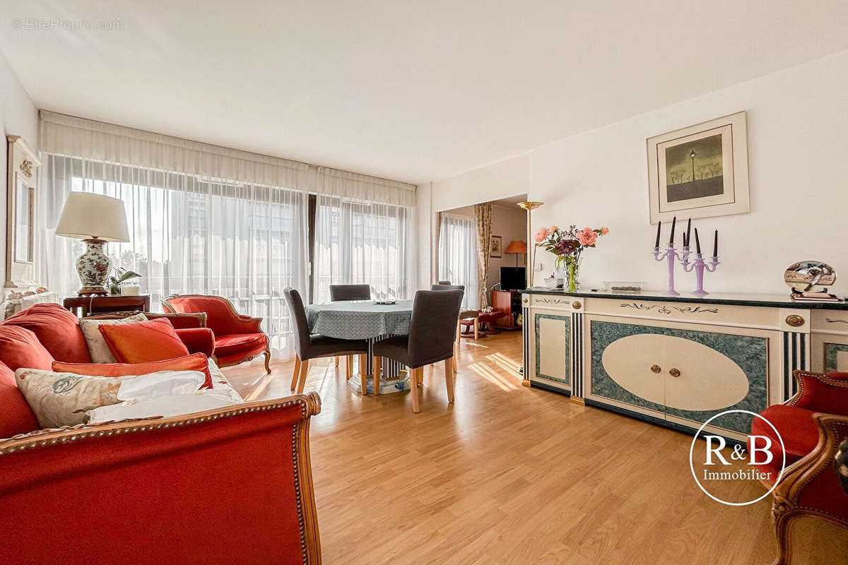 Appartement à LES CLAYES-SOUS-BOIS