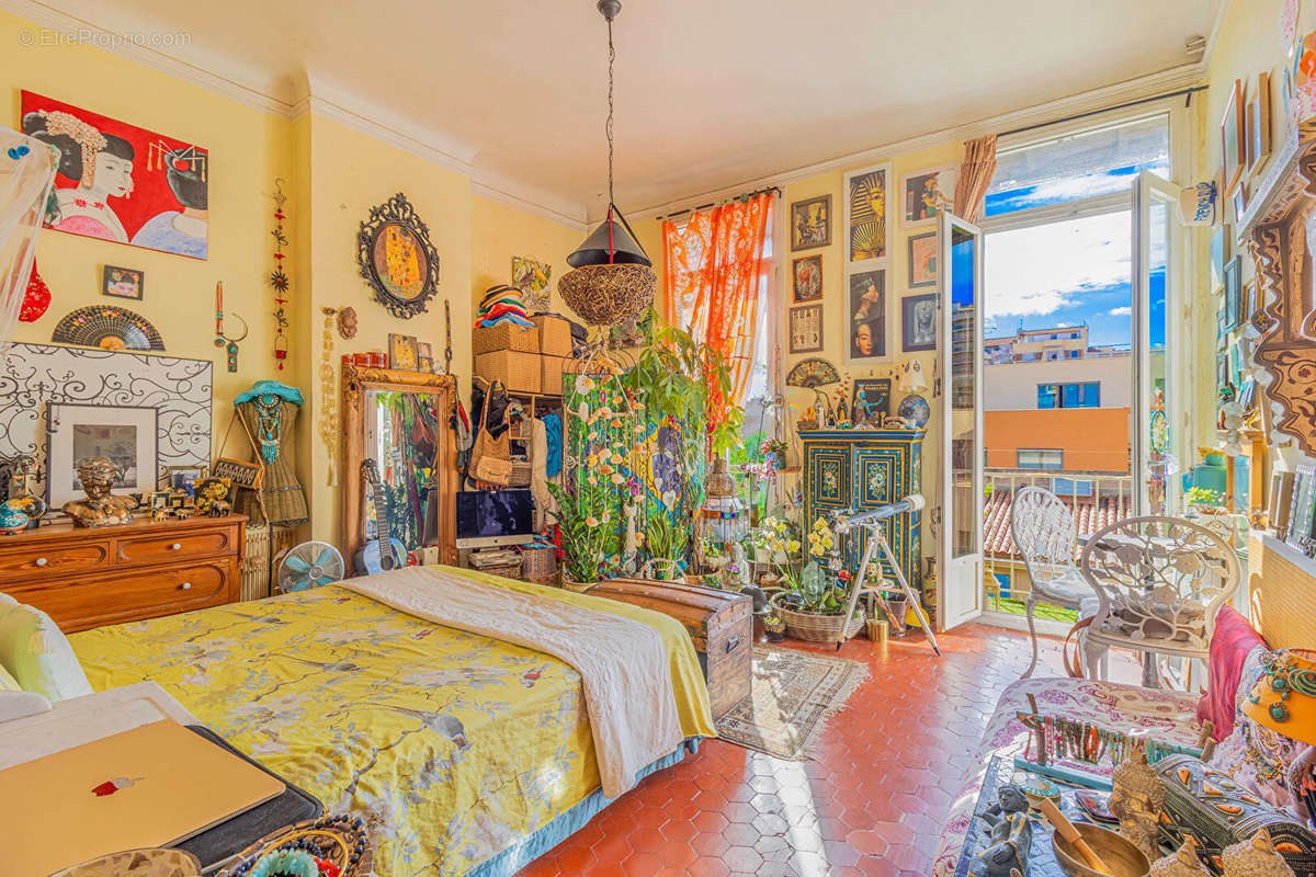 Appartement à MARSEILLE-6E