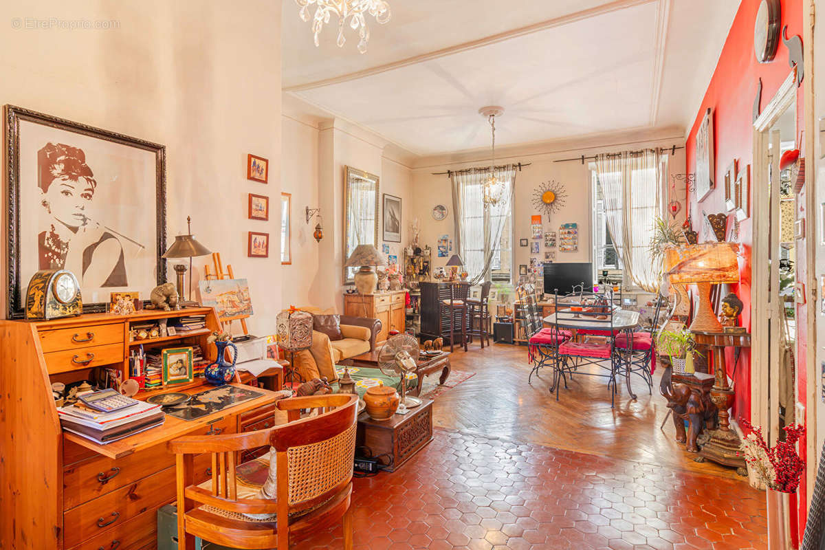 Appartement à MARSEILLE-6E