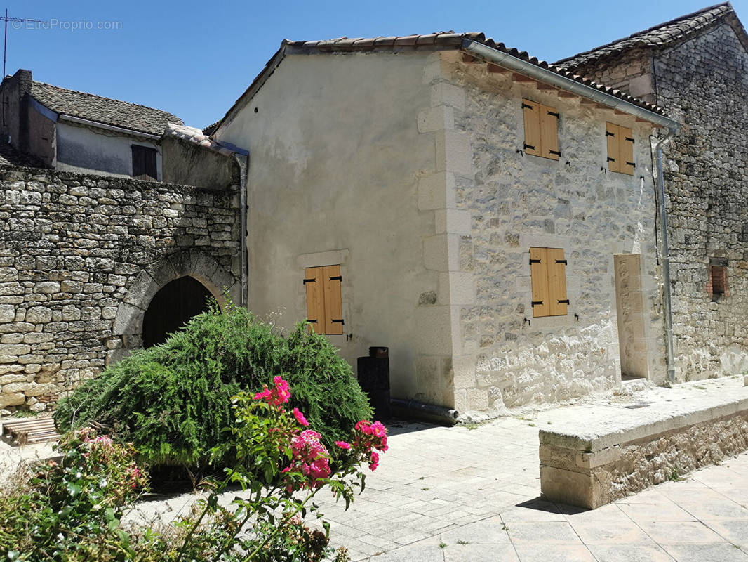 Maison à MONTPEZAT-DE-QUERCY