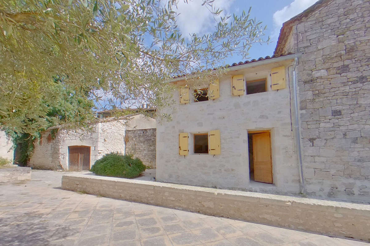 Maison à MONTPEZAT-DE-QUERCY