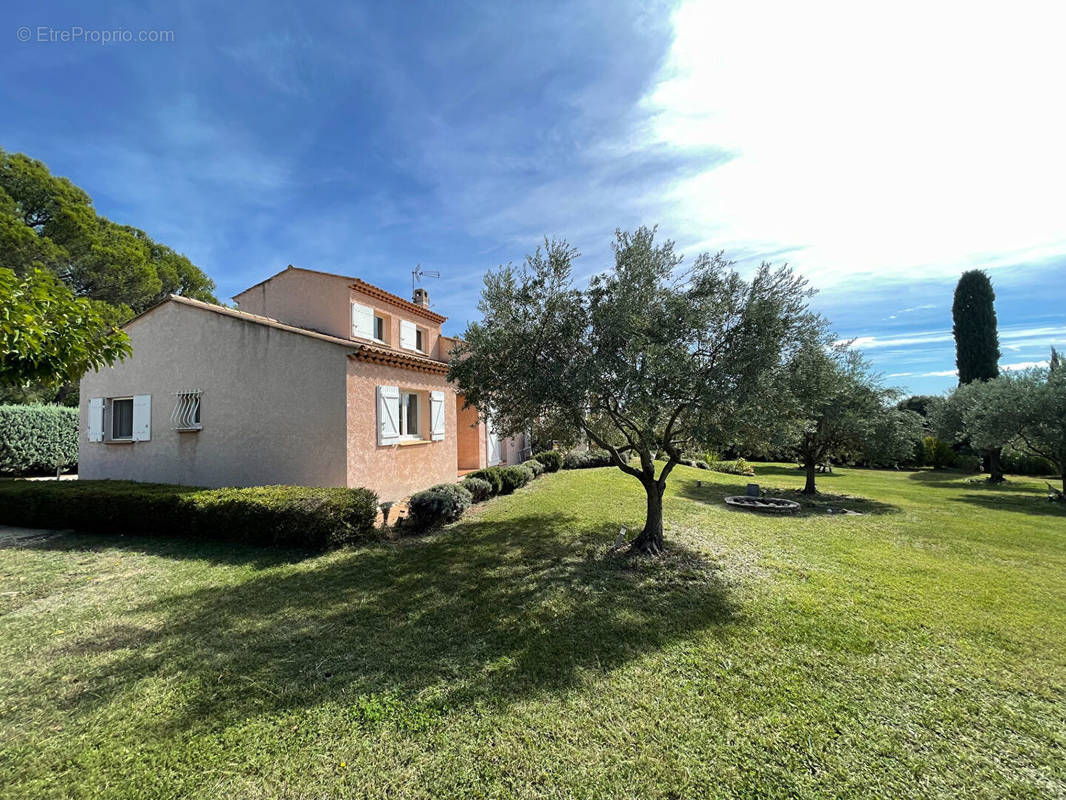 Maison à LA MOTTE-D&#039;AIGUES