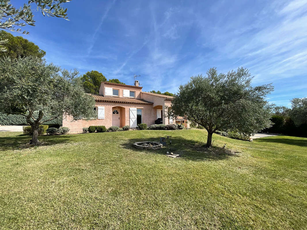 Maison à LA MOTTE-D&#039;AIGUES