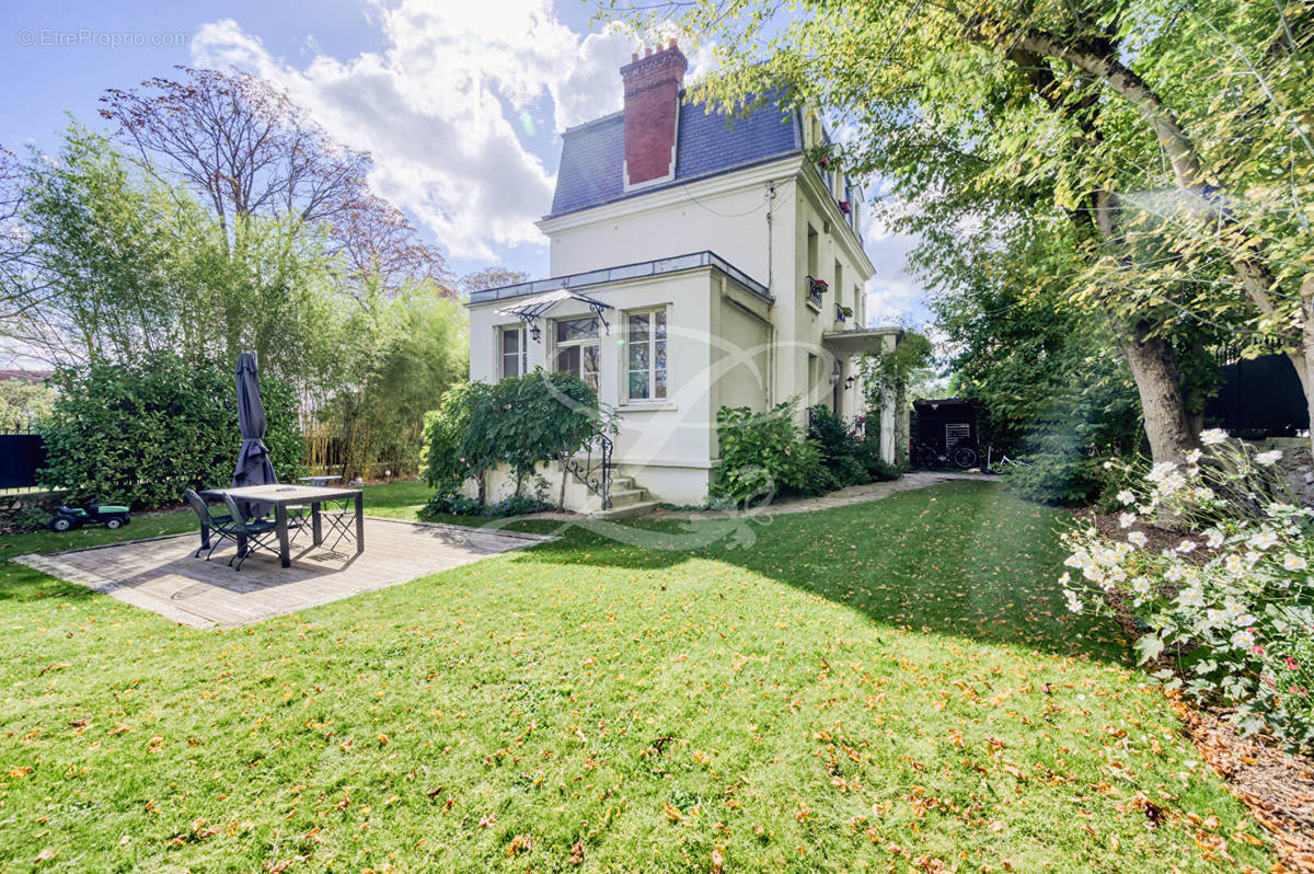 Maison à MAISONS-LAFFITTE