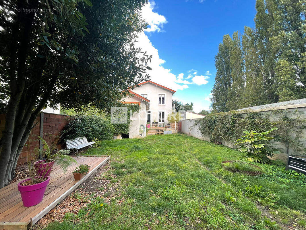 Maison à LE PERREUX-SUR-MARNE