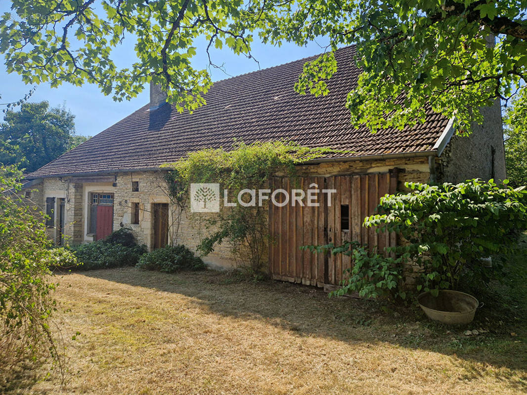 Maison à MIREBEAU-SUR-BEZE