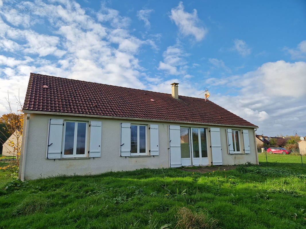 Maison à LE THIEULIN