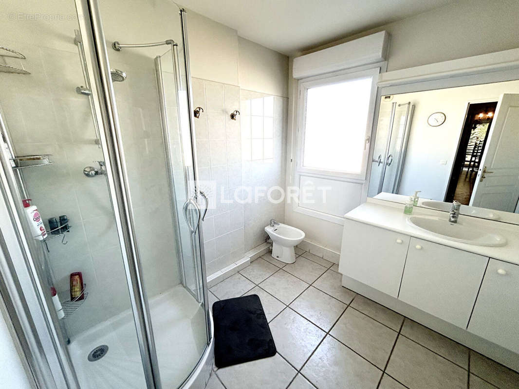 Appartement à MARSEILLE-9E