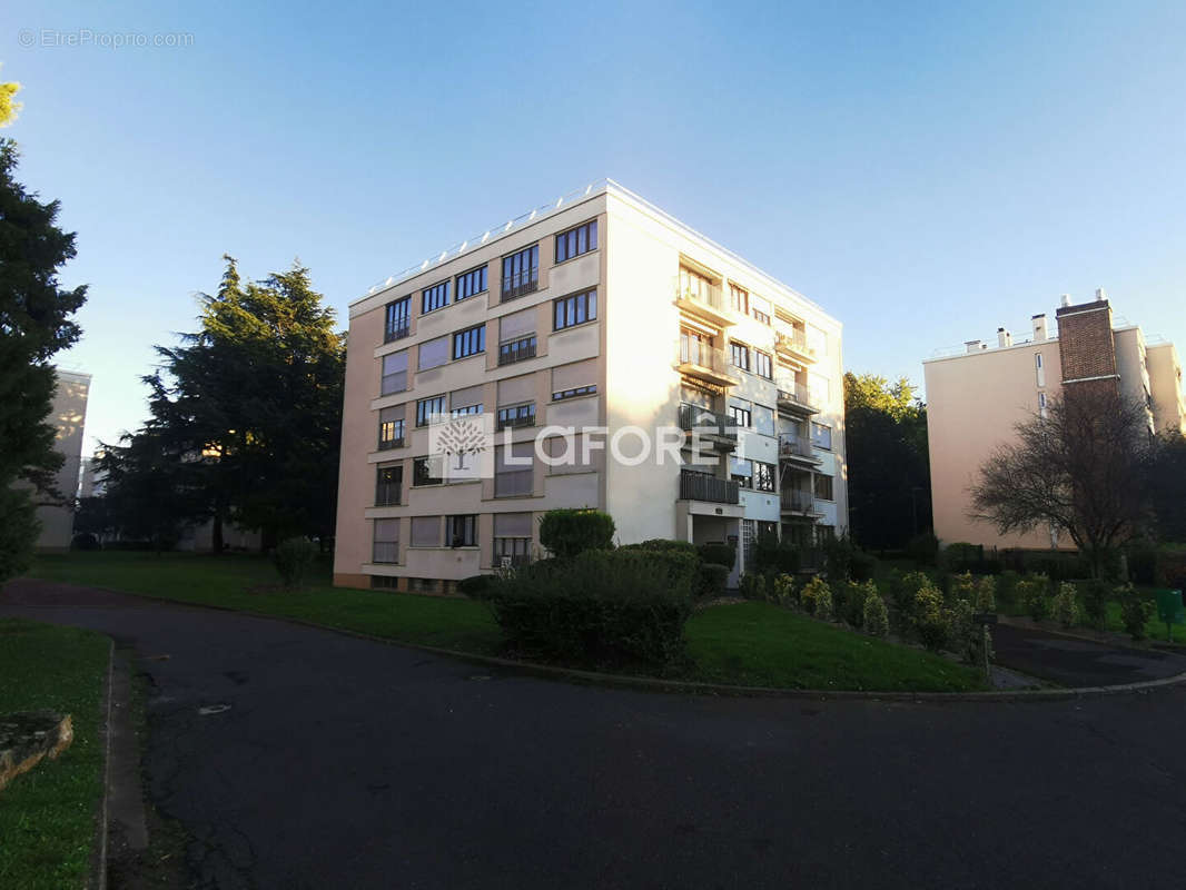 Appartement à CHENNEVIERES-SUR-MARNE