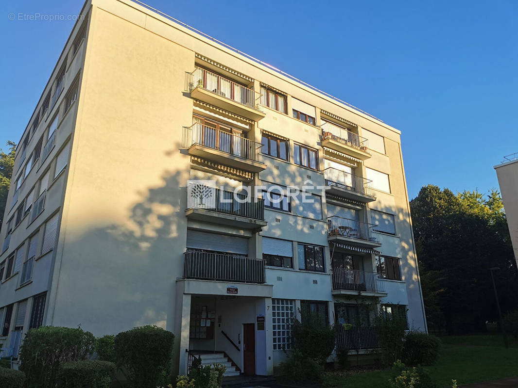 Appartement à CHENNEVIERES-SUR-MARNE