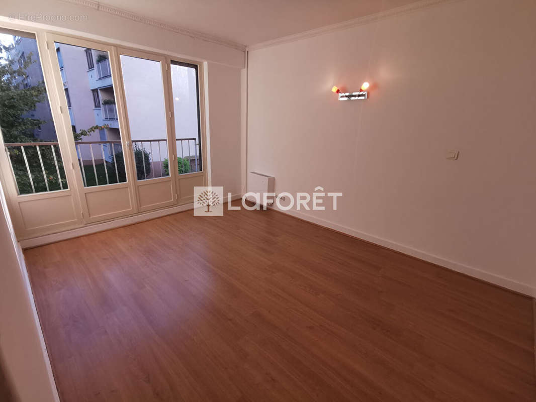 Appartement à CHENNEVIERES-SUR-MARNE