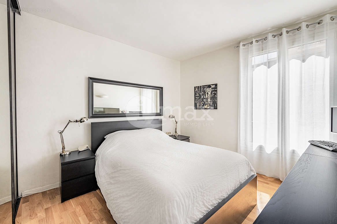 Appartement à COURBEVOIE