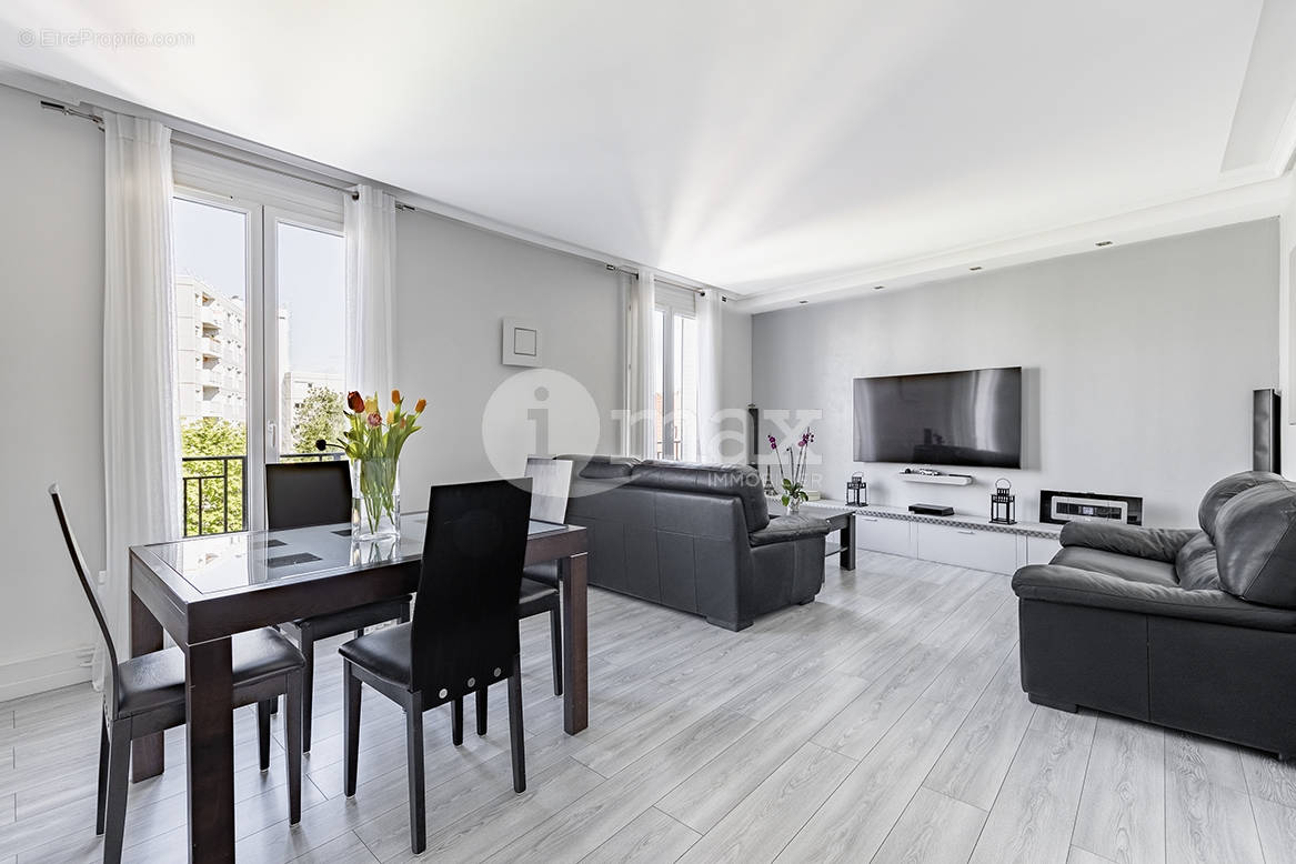 Appartement à COURBEVOIE