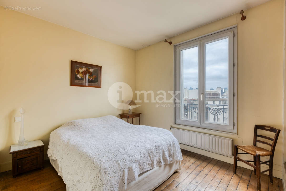 Appartement à COURBEVOIE