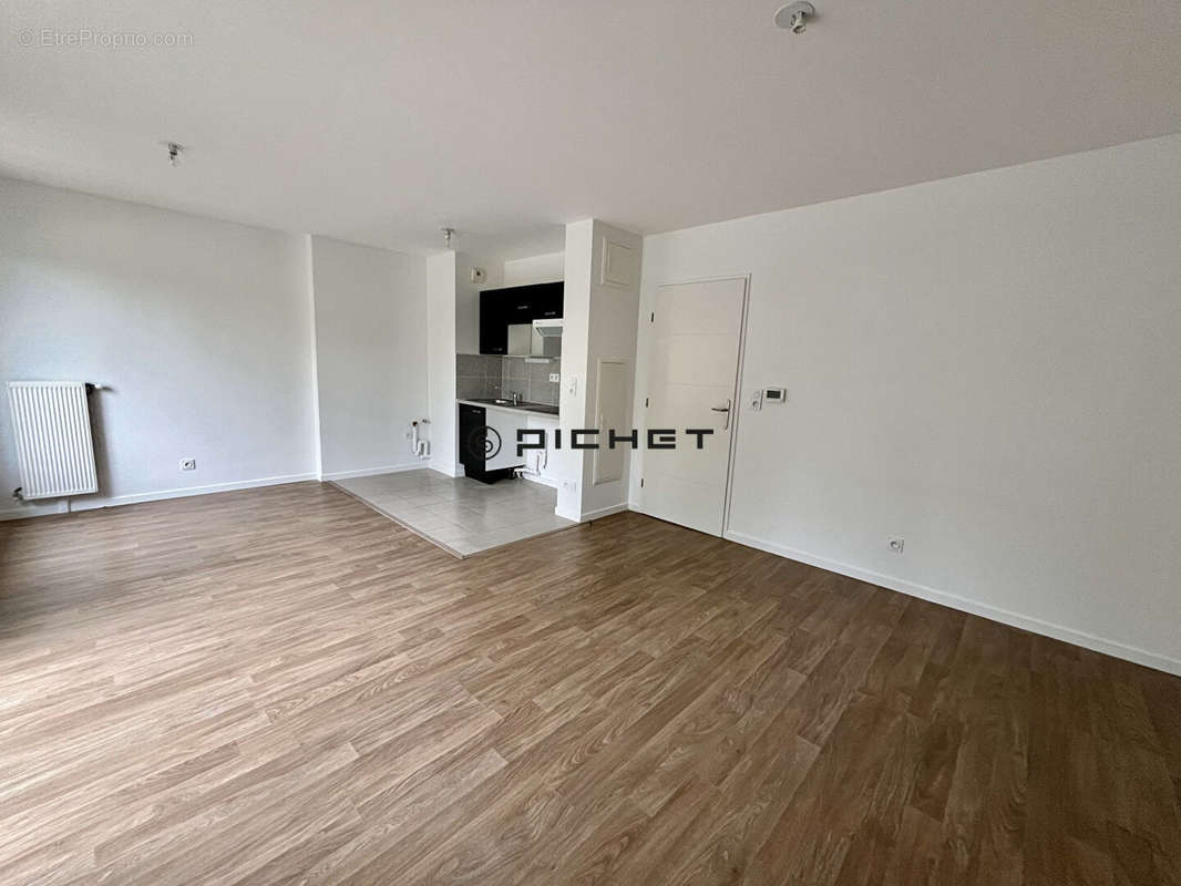 Appartement à MENNECY