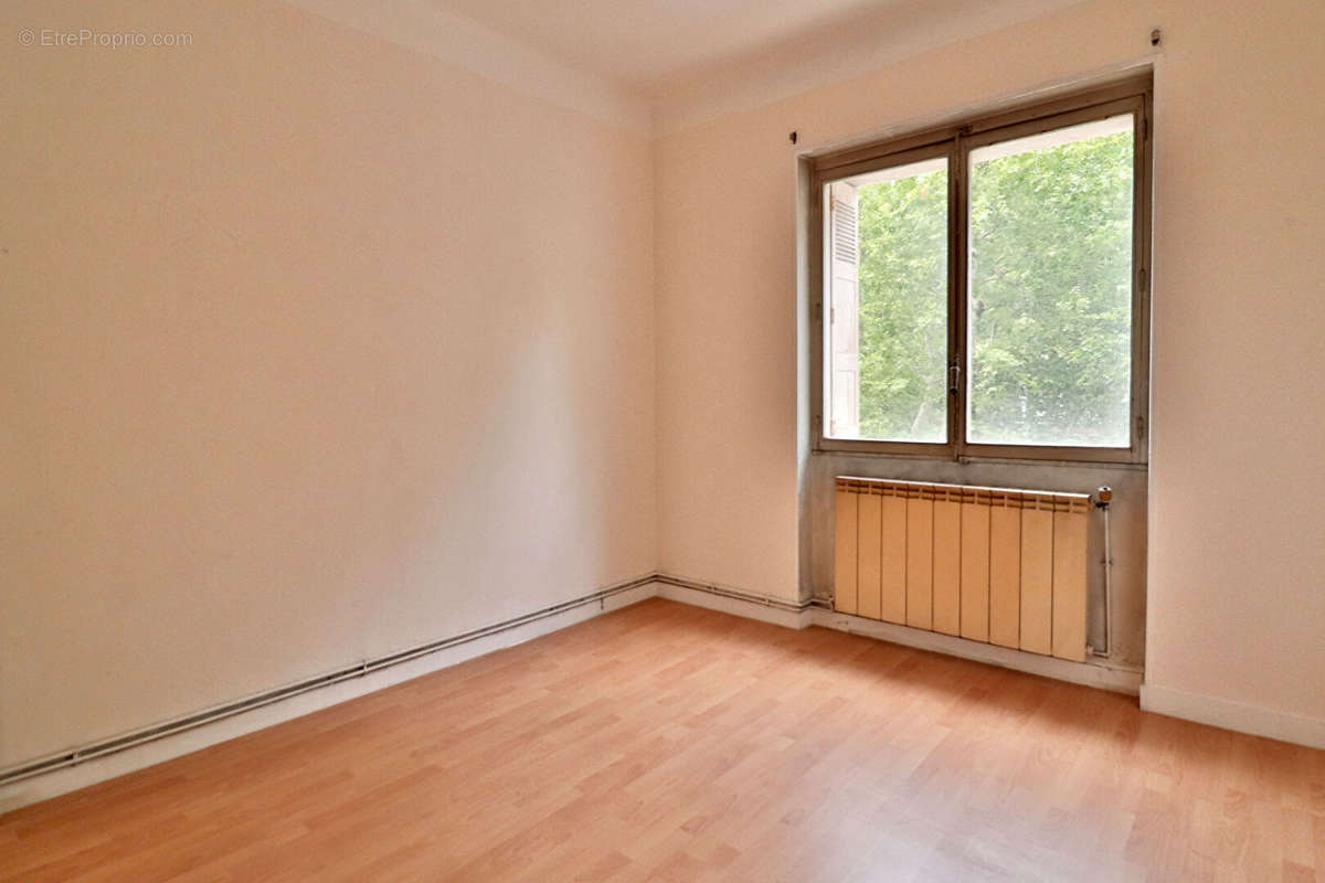 Appartement à MARSEILLE-2E