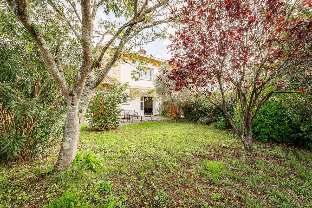 Maison à BLANQUEFORT