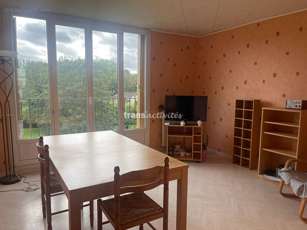 Appartement à SAINT-GERMAIN-LES-ARPAJON