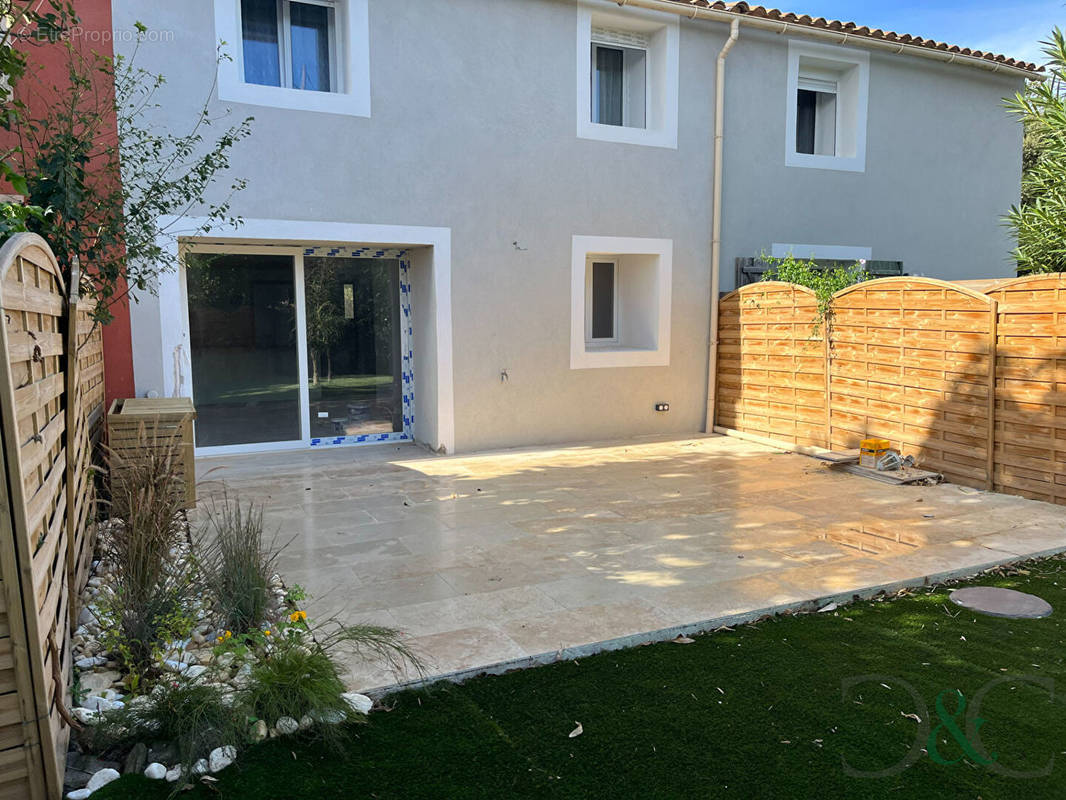 Appartement à BORMES-LES-MIMOSAS