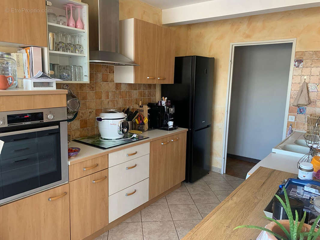 Appartement à YENNE