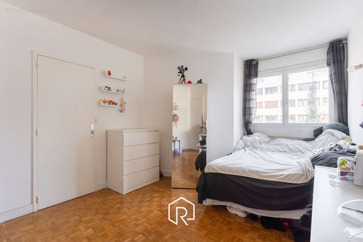 Appartement à MARSEILLE-5E